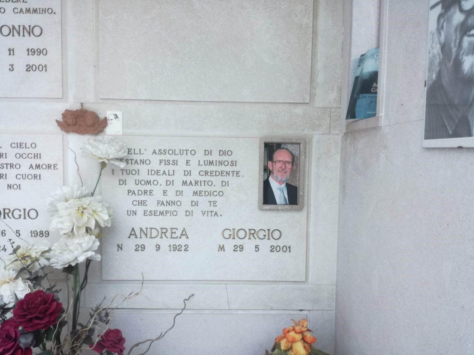 Andrea%20Giorgio%27s%20tomb%2C%20Altamura%20%282%29.jpeg